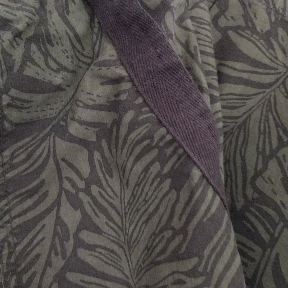 Emily Daniels Women’s XL Dark Olive Green Palm Print Capri Pants Casual Pull-On - Picture 6 of 11
